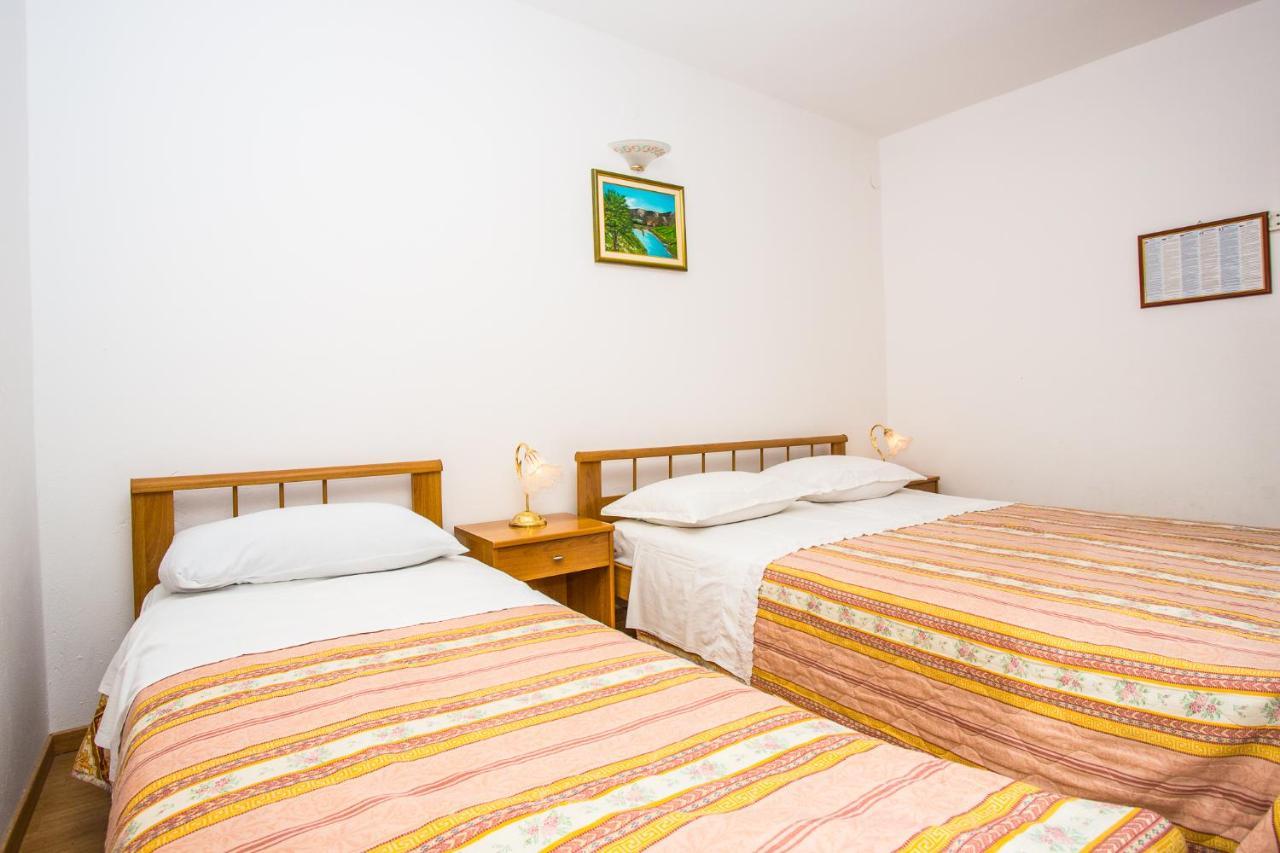 Apartmani Pava أوميس المظهر الخارجي الصورة