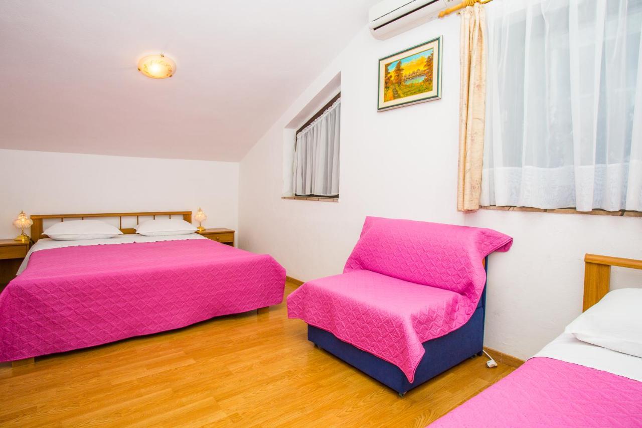 Apartmani Pava أوميس المظهر الخارجي الصورة