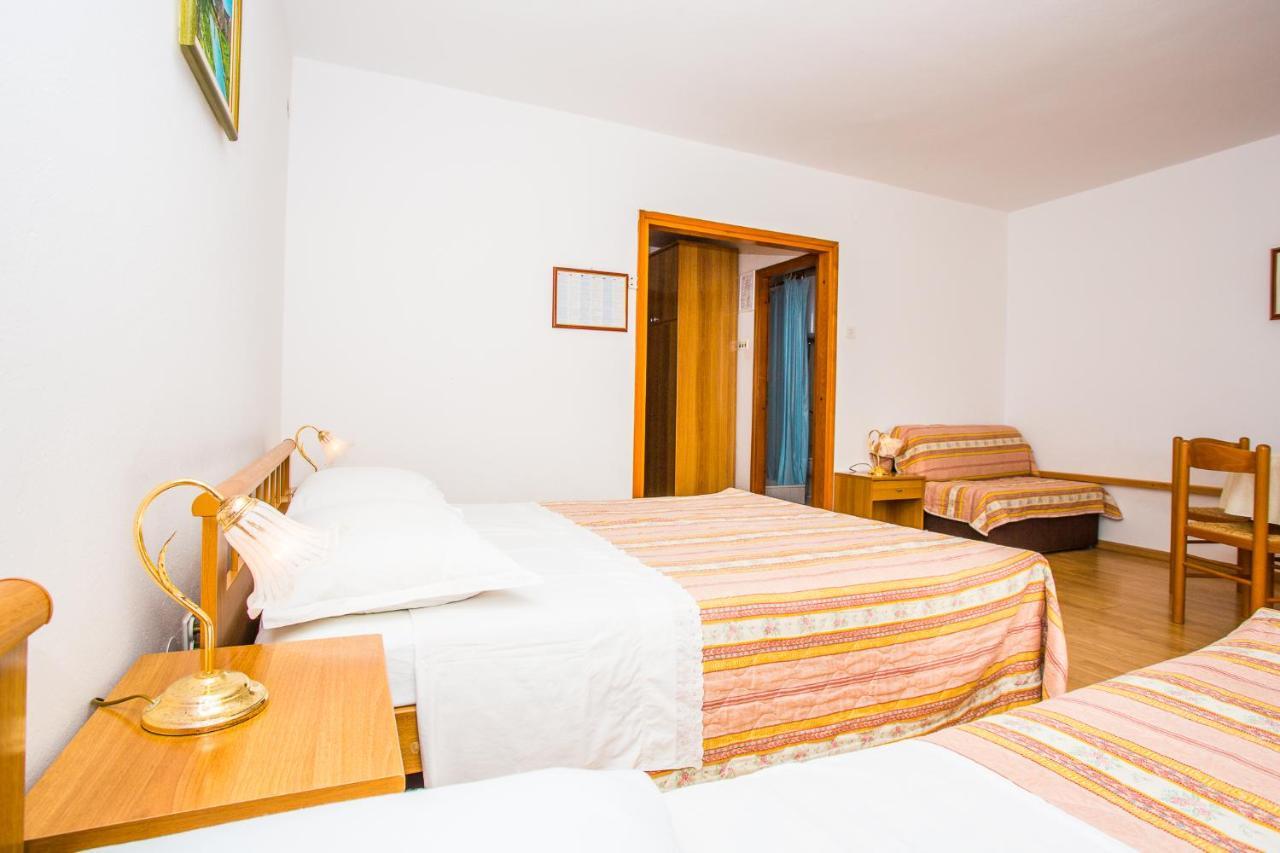 Apartmani Pava أوميس المظهر الخارجي الصورة