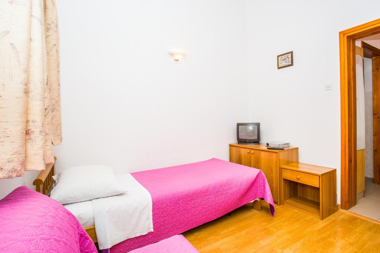 Apartmani Pava أوميس المظهر الخارجي الصورة