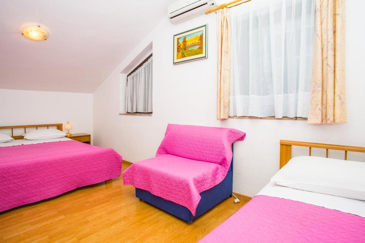 Apartmani Pava أوميس المظهر الخارجي الصورة