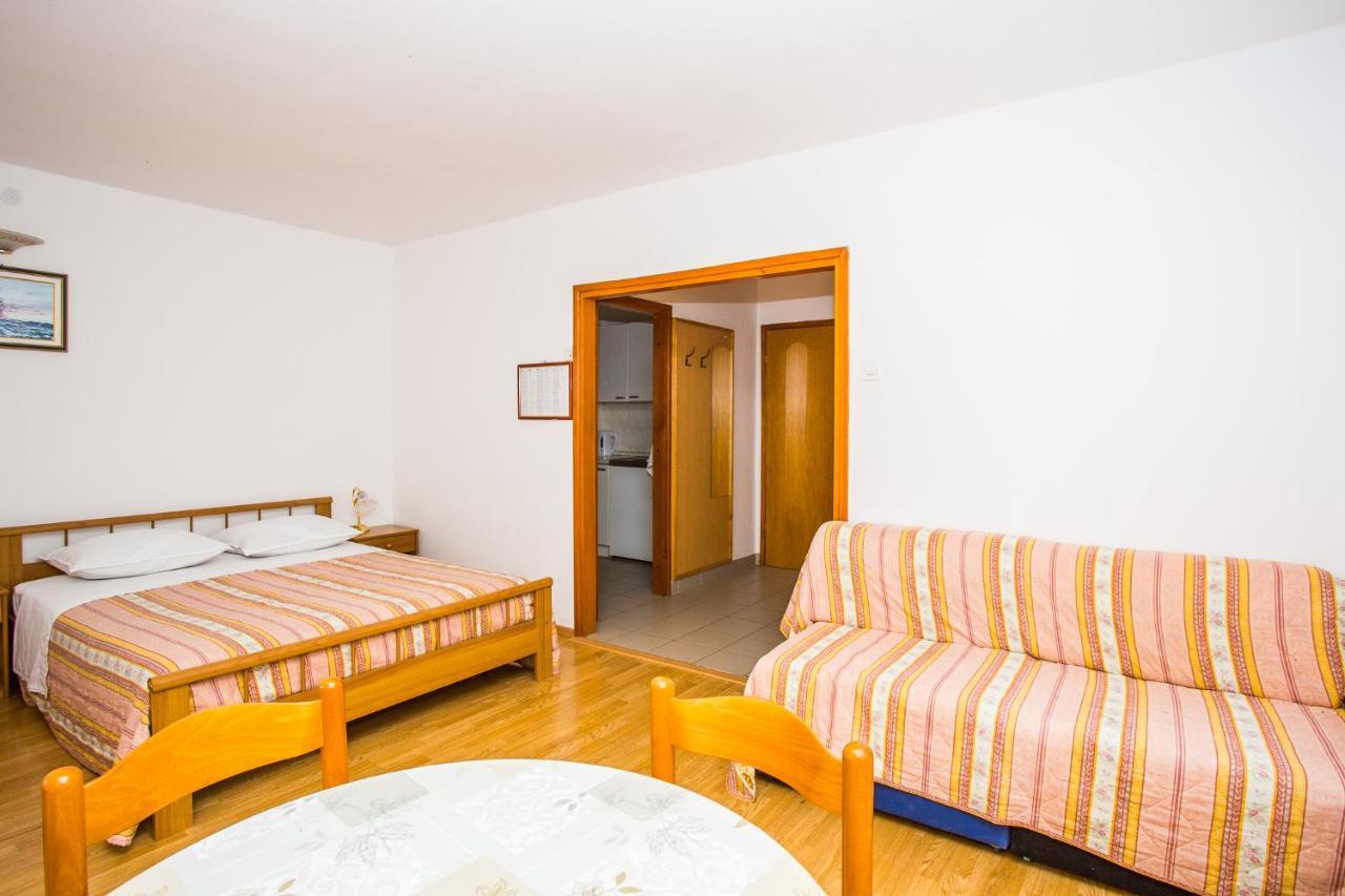 Apartmani Pava أوميس المظهر الخارجي الصورة