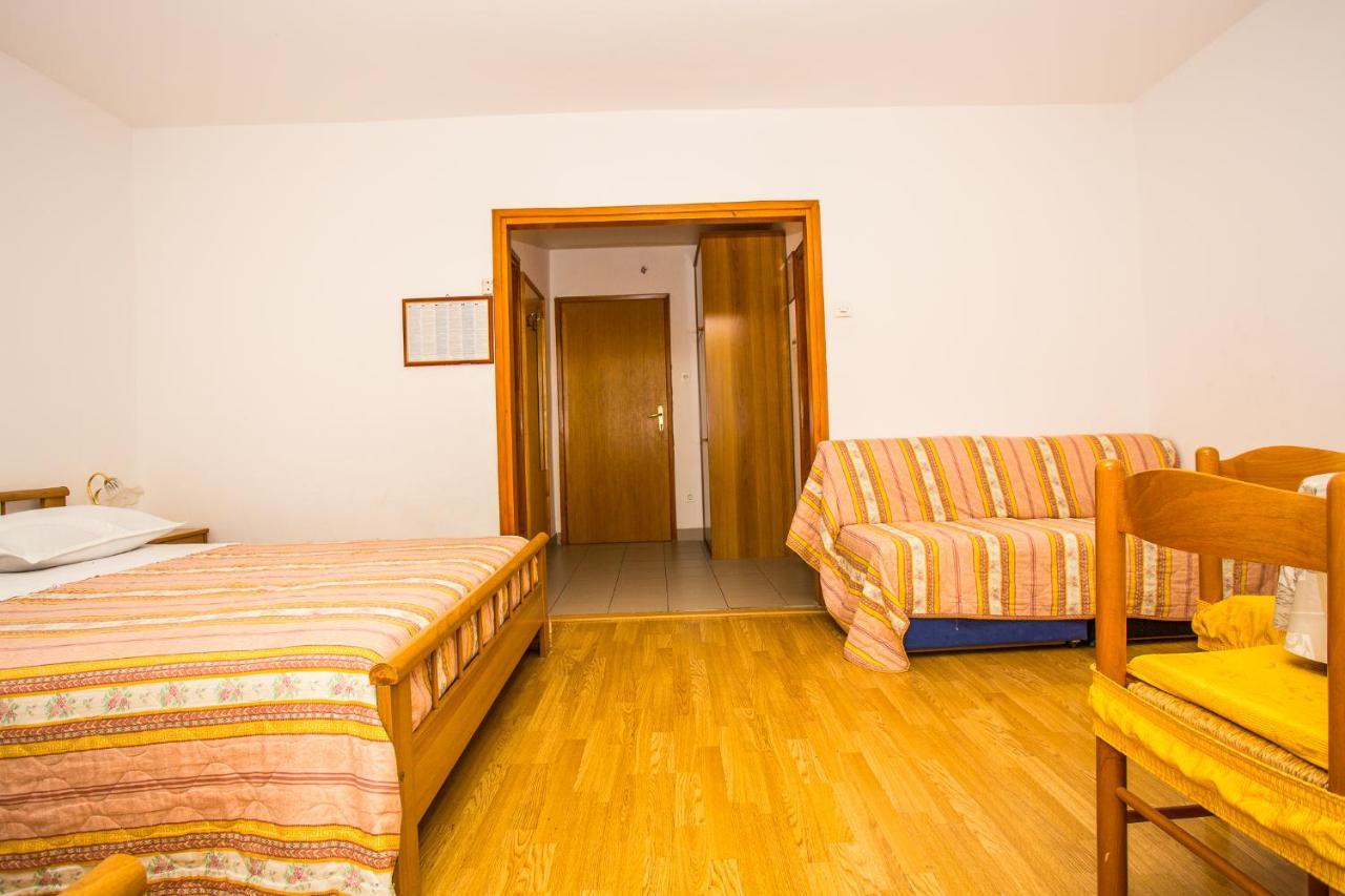 Apartmani Pava أوميس المظهر الخارجي الصورة