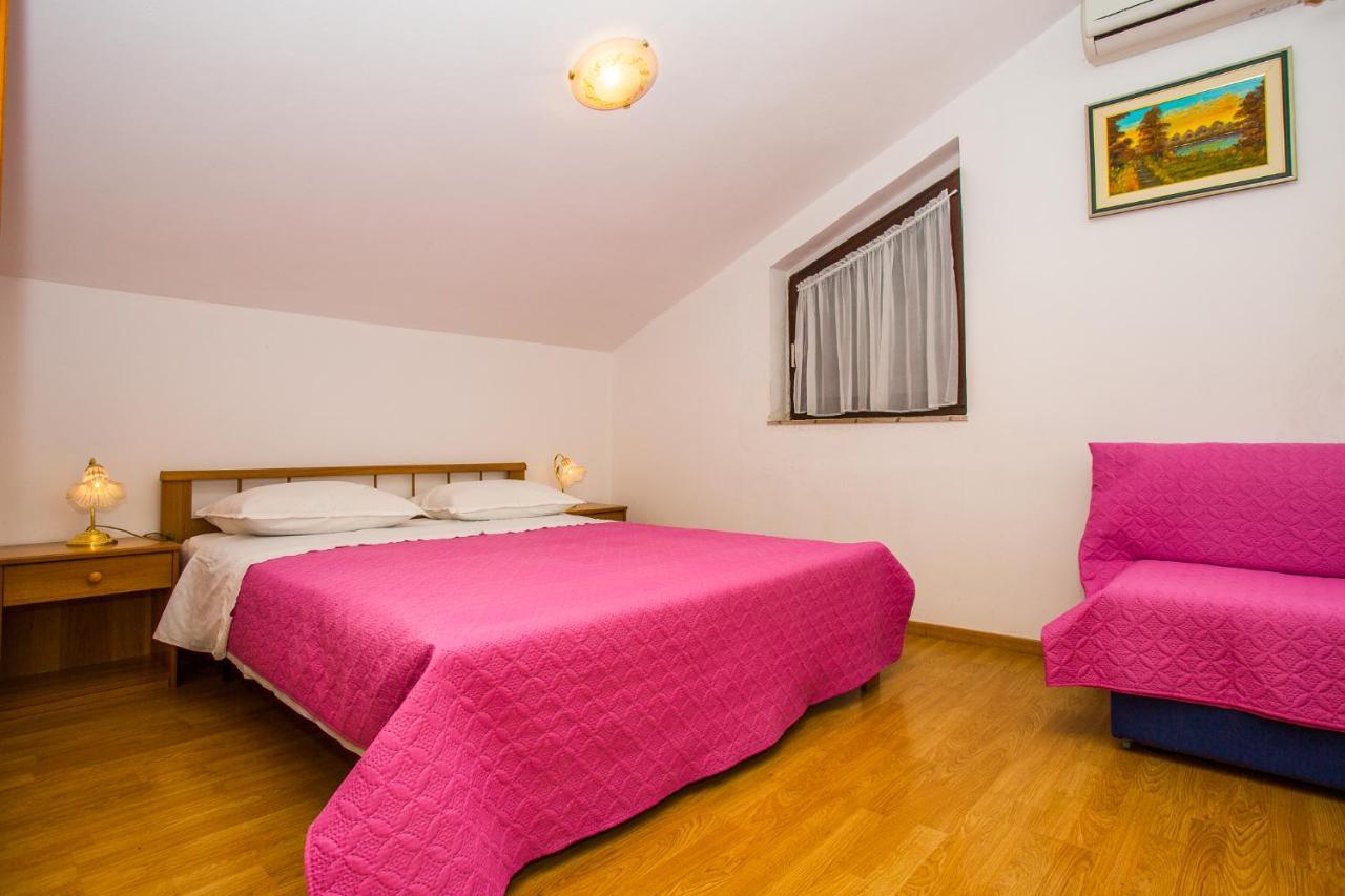 Apartmani Pava أوميس المظهر الخارجي الصورة